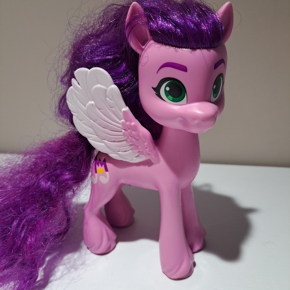 My Little Pony A New Generation Princess Petals Purple Pink Performance Prep - Picture 2 of 6